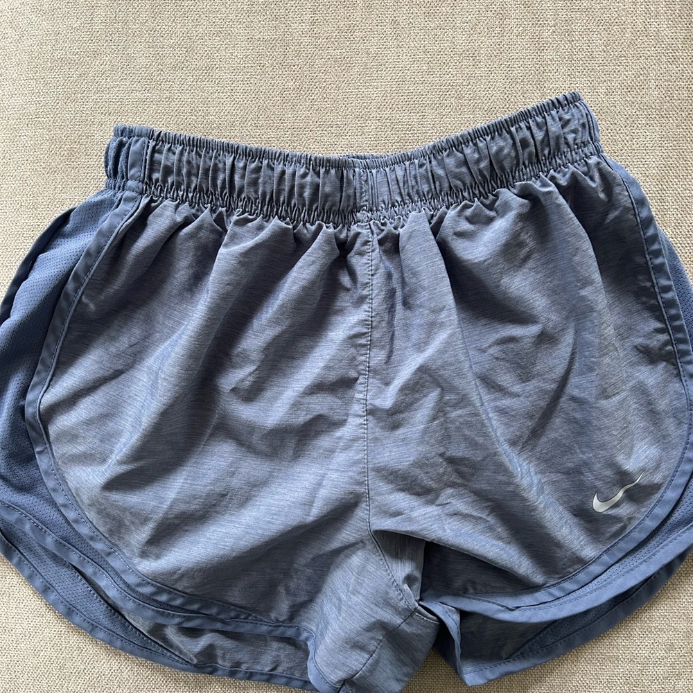 Nike Gym Shorts - Picture 2 of 3
